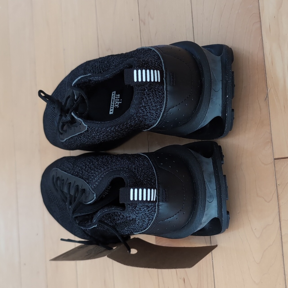 New Nike Flyknit Racers - Picture 3 of 4